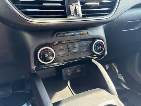 2022 Ford Escape SE