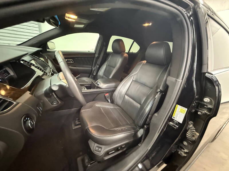 2019 Ford Taurus Limited