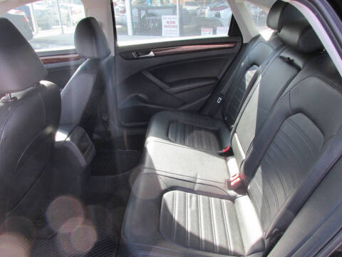 2012 Volkswagen Passat SEL PZEV