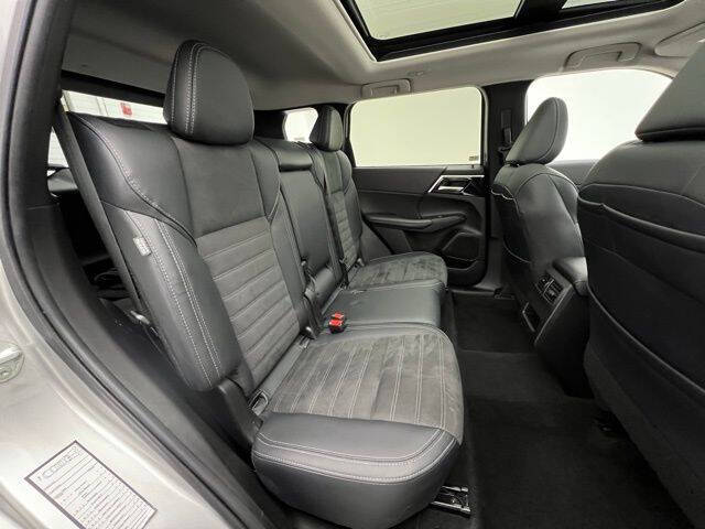 2024 Mitsubishi Outlander SE