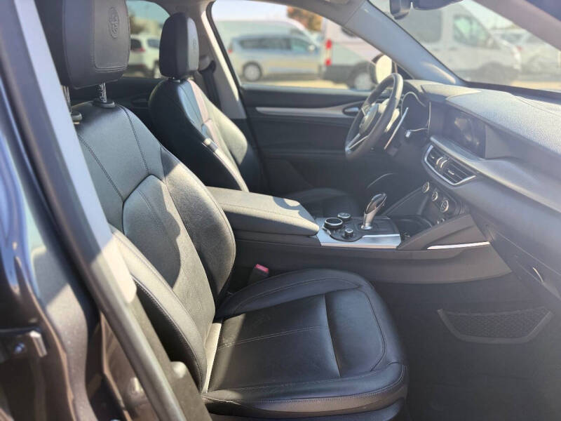 2018 Alfa Romeo Stelvio Sport