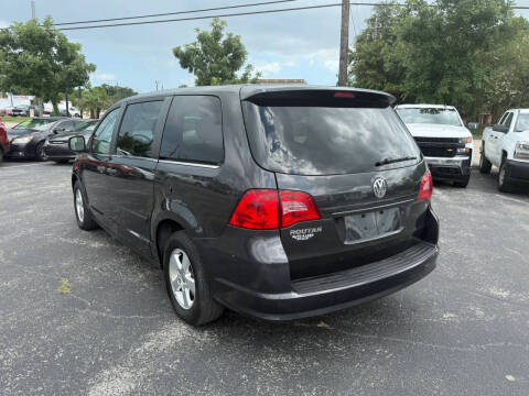 2012 Volkswagen Routan S