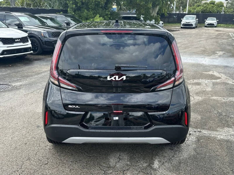 2024 Kia Soul EX