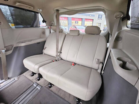 2011 Toyota Sienna XLE 8-Passenger