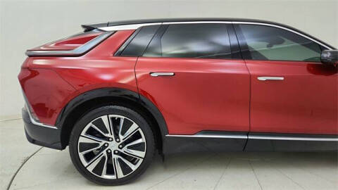 2025 Cadillac LYRIQ Luxury 3