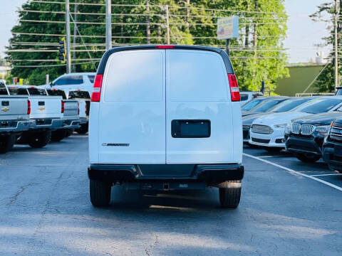 2022 Chevrolet Express 2500