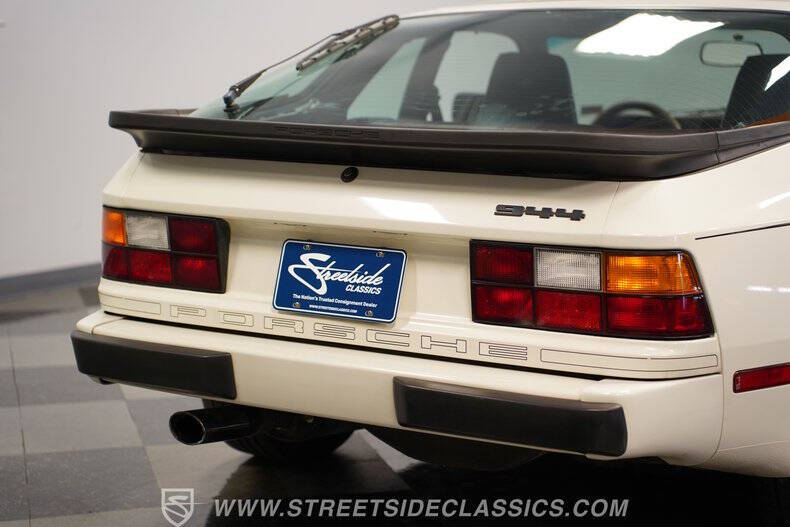 1985 Porsche 944