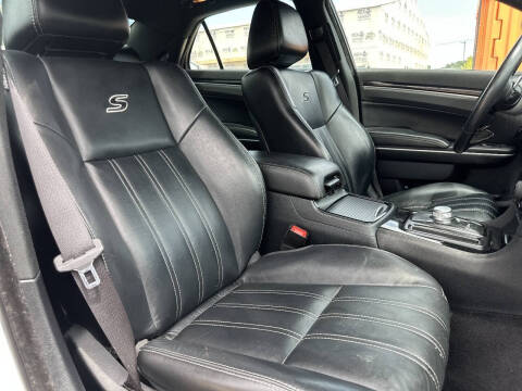 2017 Chrysler 300 S
