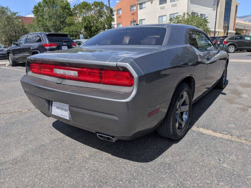 2012 Dodge Challenger SXT