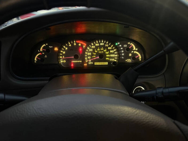 2003 Toyota Sequoia SR5