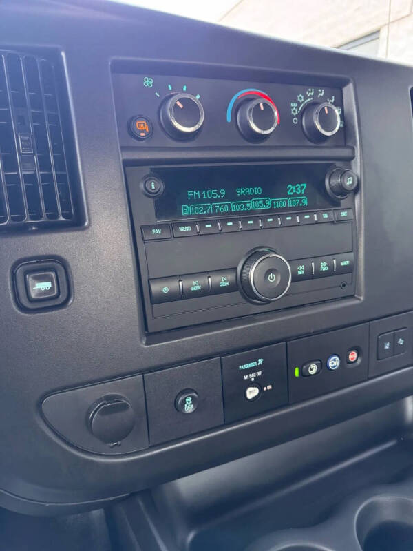 2025 Chevrolet Express 2500