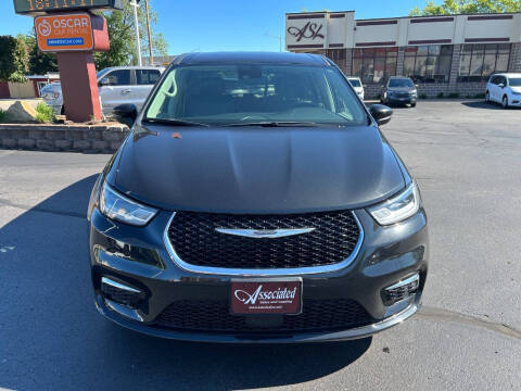 2023 Chrysler Pacifica Touring L