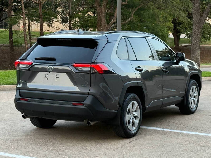 2021 Toyota RAV4 LE