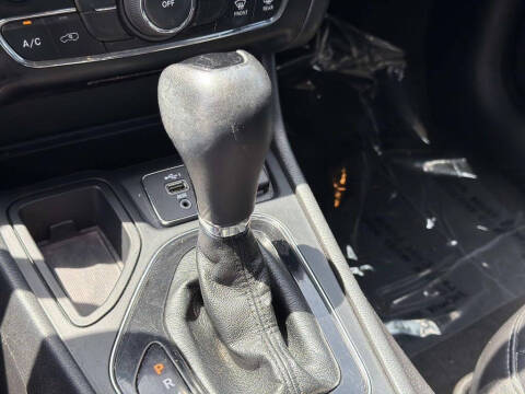 2020 Jeep Cherokee Altitude