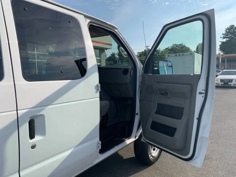 2013 Ford E-Series E-350 SD XLT