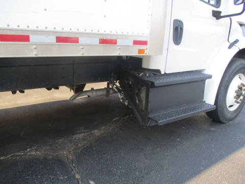 2018 Freightliner M2 106