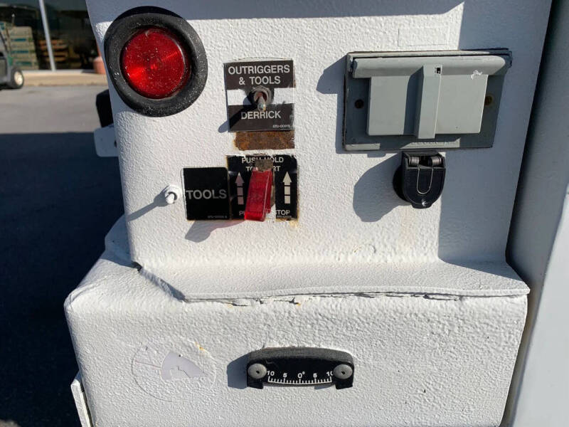 2014 Freightliner M2 106