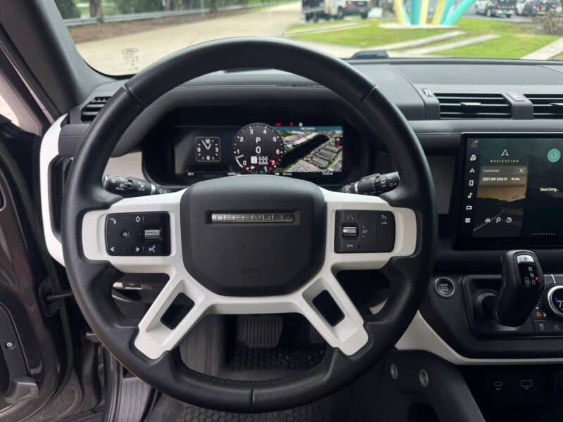 2023 Land Rover Defender 130 SE