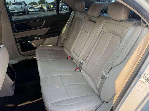 2017 Lincoln Continental Select