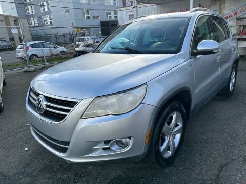 2010 Volkswagen Tiguan for sale at Auto Link Seattle in Seattle WA