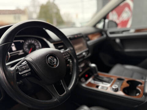 2012 Volkswagen Touareg TDI Lux