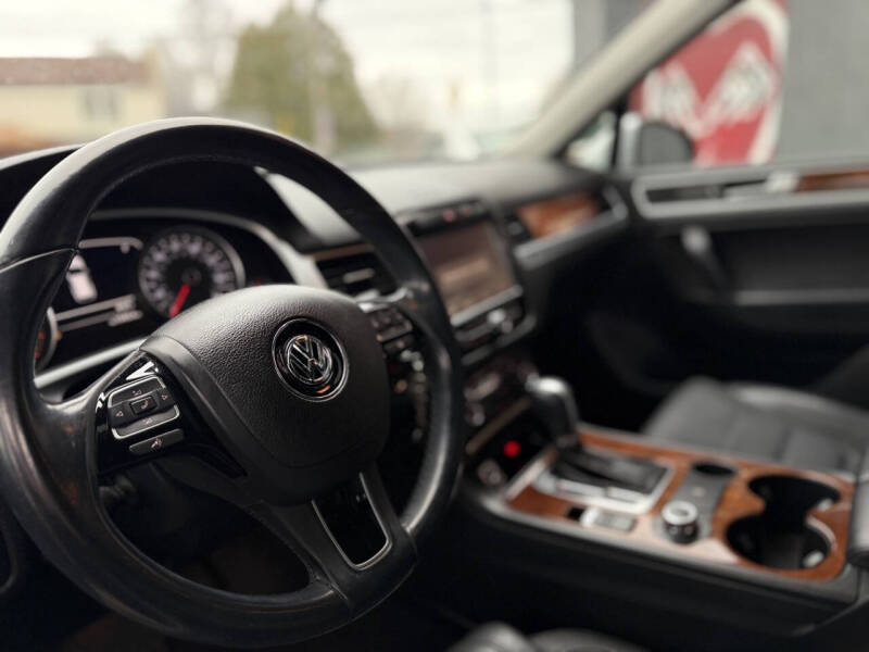 2012 Volkswagen Touareg TDI Lux