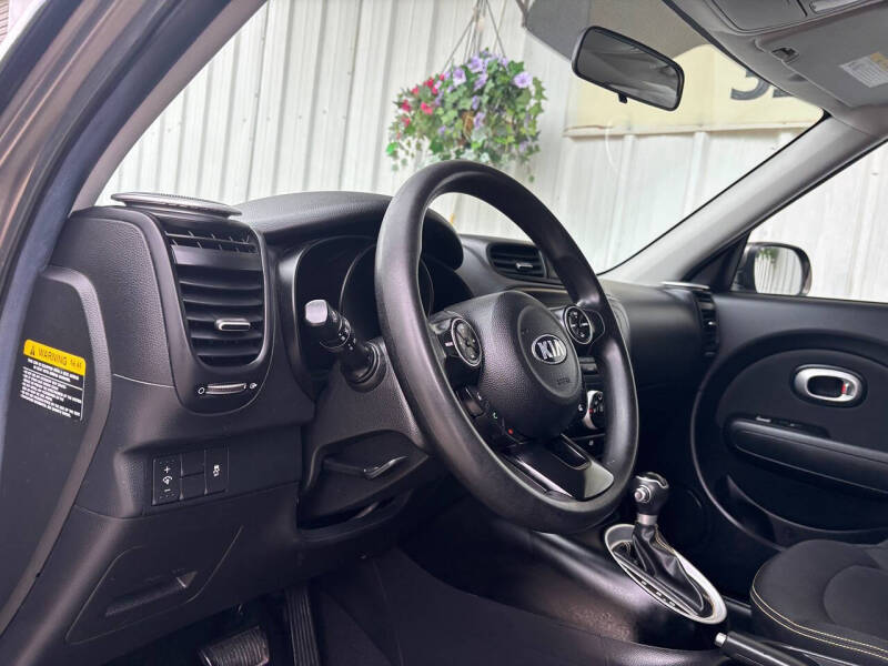 2016 Kia Soul +