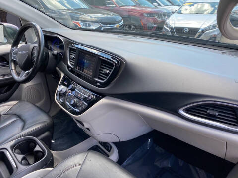 2020 Chrysler Pacifica Touring L