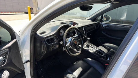 2017 Porsche Macan S