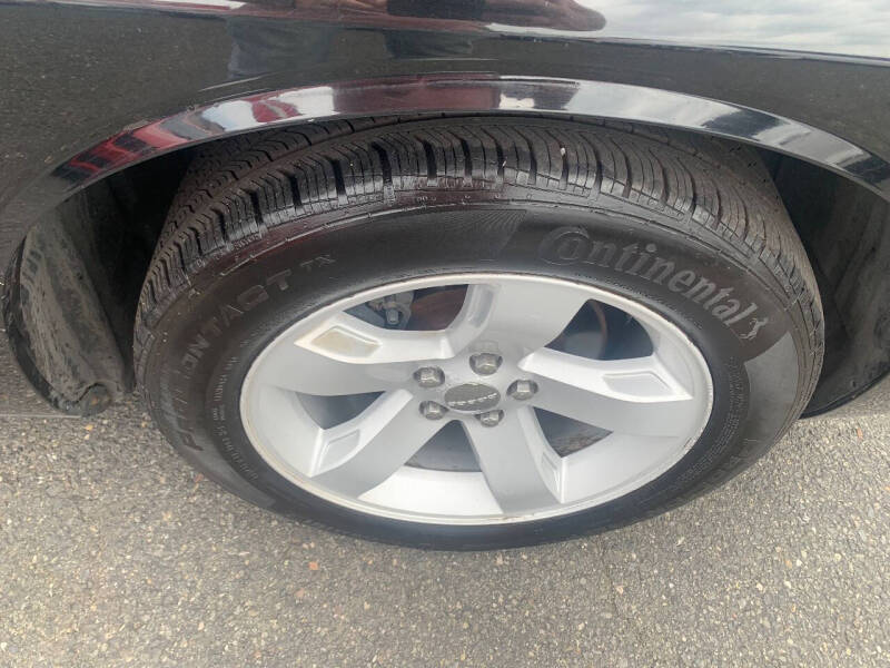 2013 Dodge Challenger SXT Plus