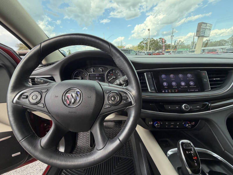 2020 Buick Enclave Essence