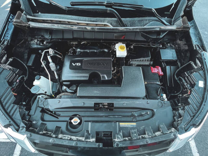 2024 Nissan Pathfinder SL