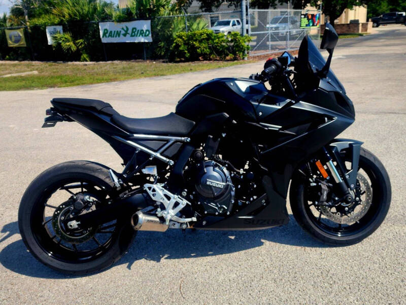 2025 Suzuki GSX-8R