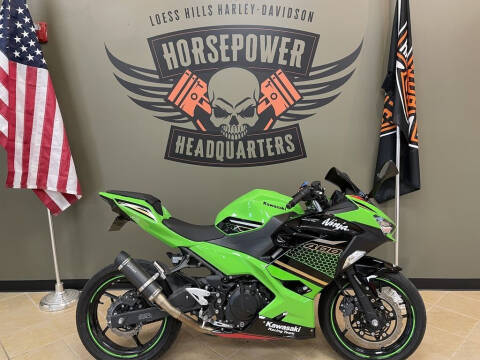 2020 Kawasaki Ninja® 400 ABS Pearl Bliz