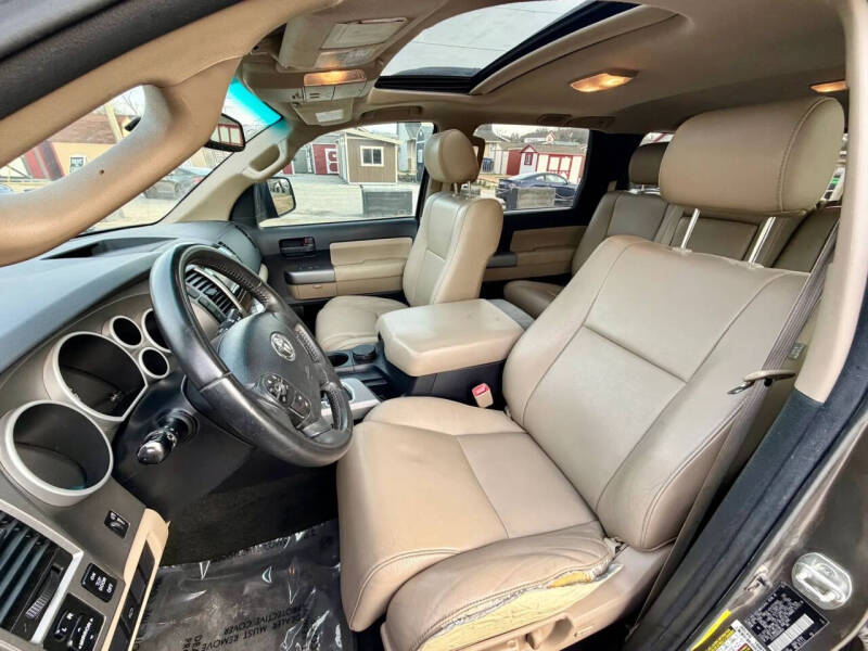 2013 Toyota Sequoia SR5