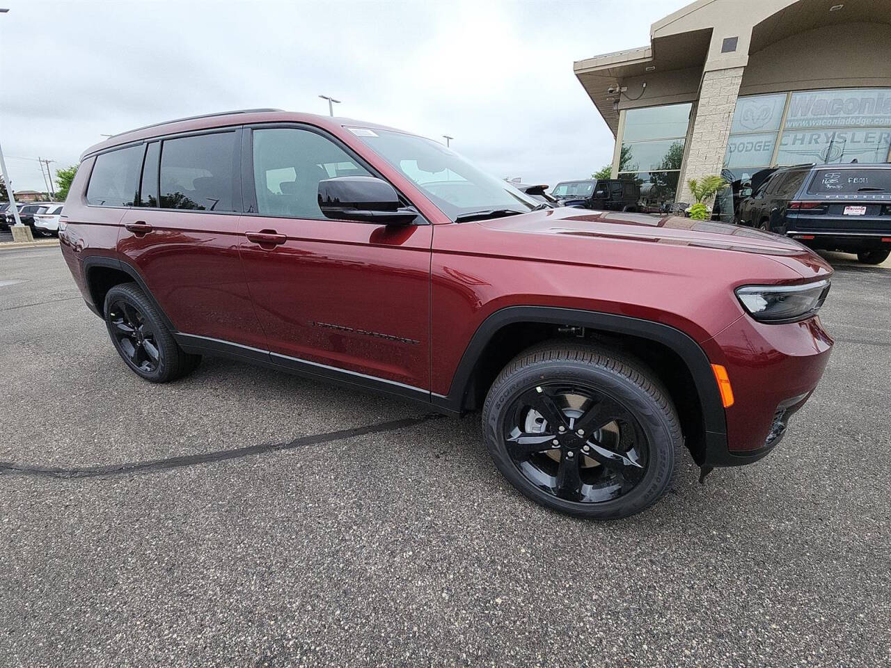 2024 Jeep Grand Cherokee L for sale at Victoria Auto Sales in Victoria, MN