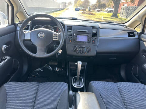 2010 Nissan Versa 1.8 S