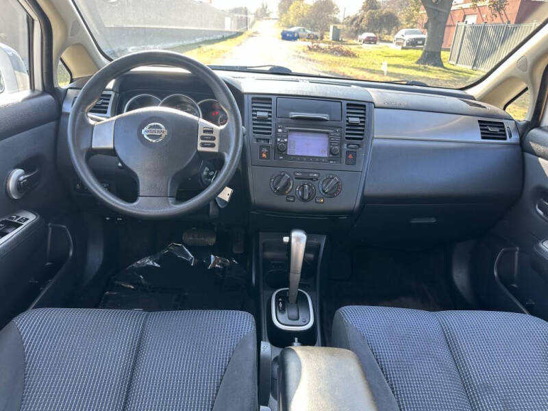 2010 Nissan Versa 1.8 S