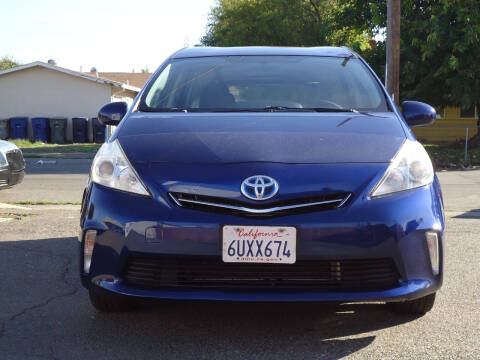 2012 Toyota Prius v Three
