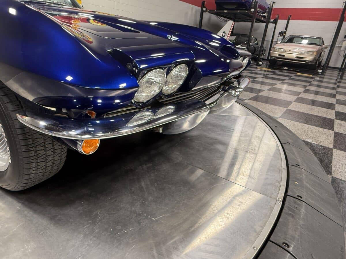 1964 Chevrolet Corvette 24