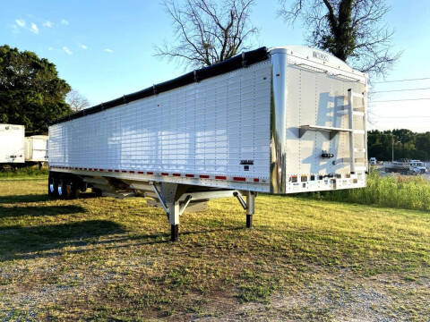 2026 Wilson Hopper Bottom