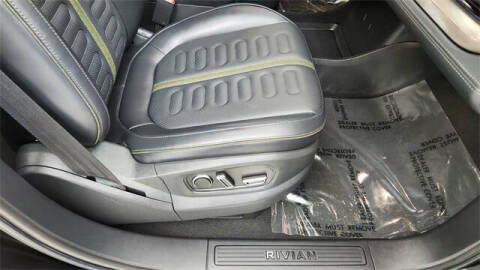 2024 Rivian R1S