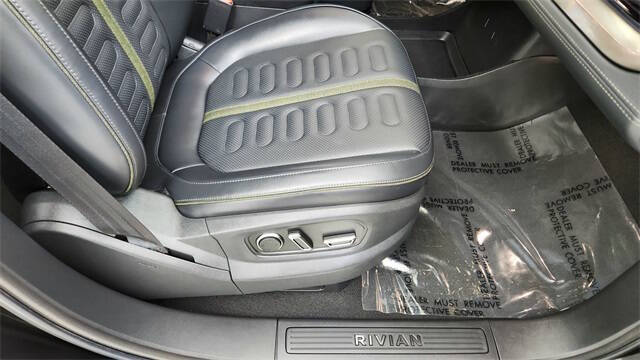 2024 Rivian R1S