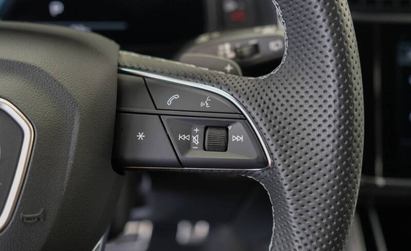 2023 Audi SQ8 4.0T quattro Premium Plus