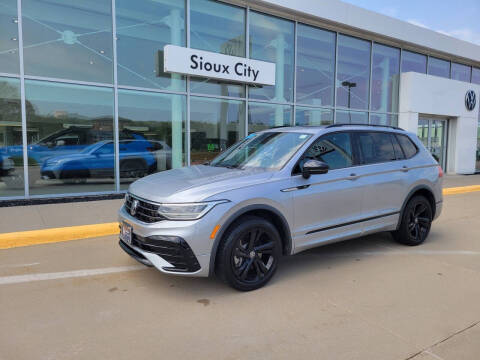 2023 Volkswagen Tiguan SE R-Line Black