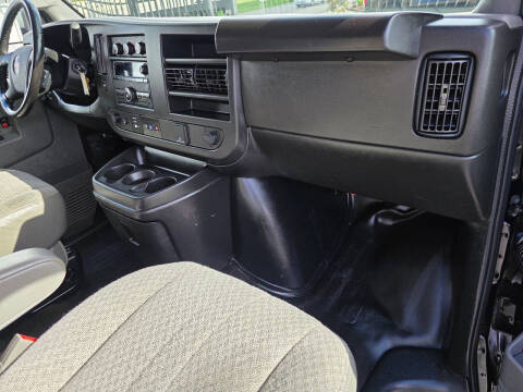 2023 GMC Savana 3500