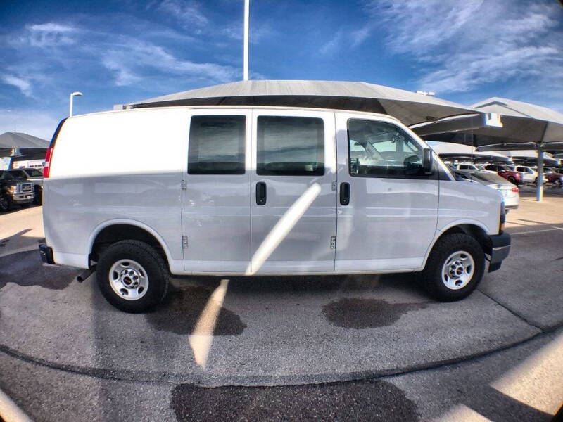 2021 GMC Savana 2500