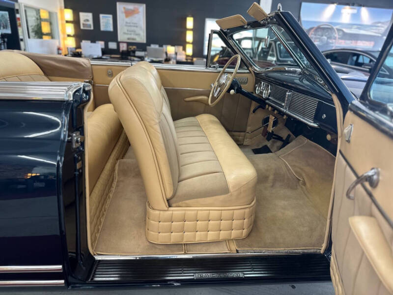 1948 Packard Custom serries Victoria