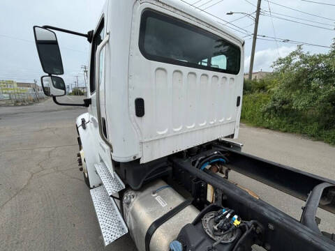 2020 Freightliner M2 106
