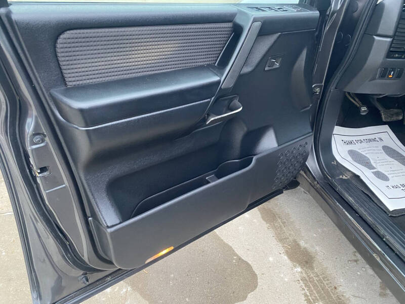 2010 Nissan Titan SE